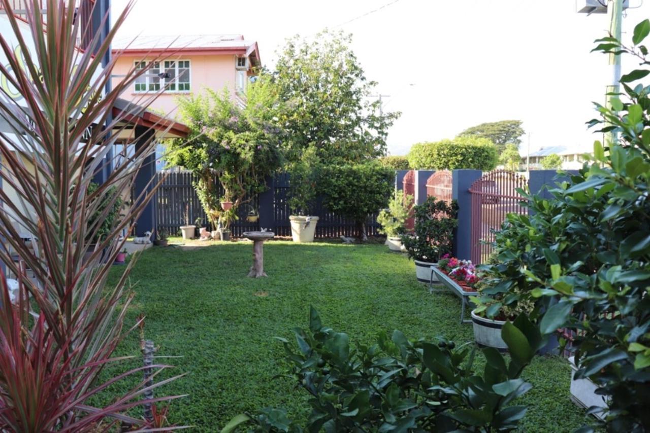 Spanish Lace Motor Inn Townsville Ngoại thất bức ảnh