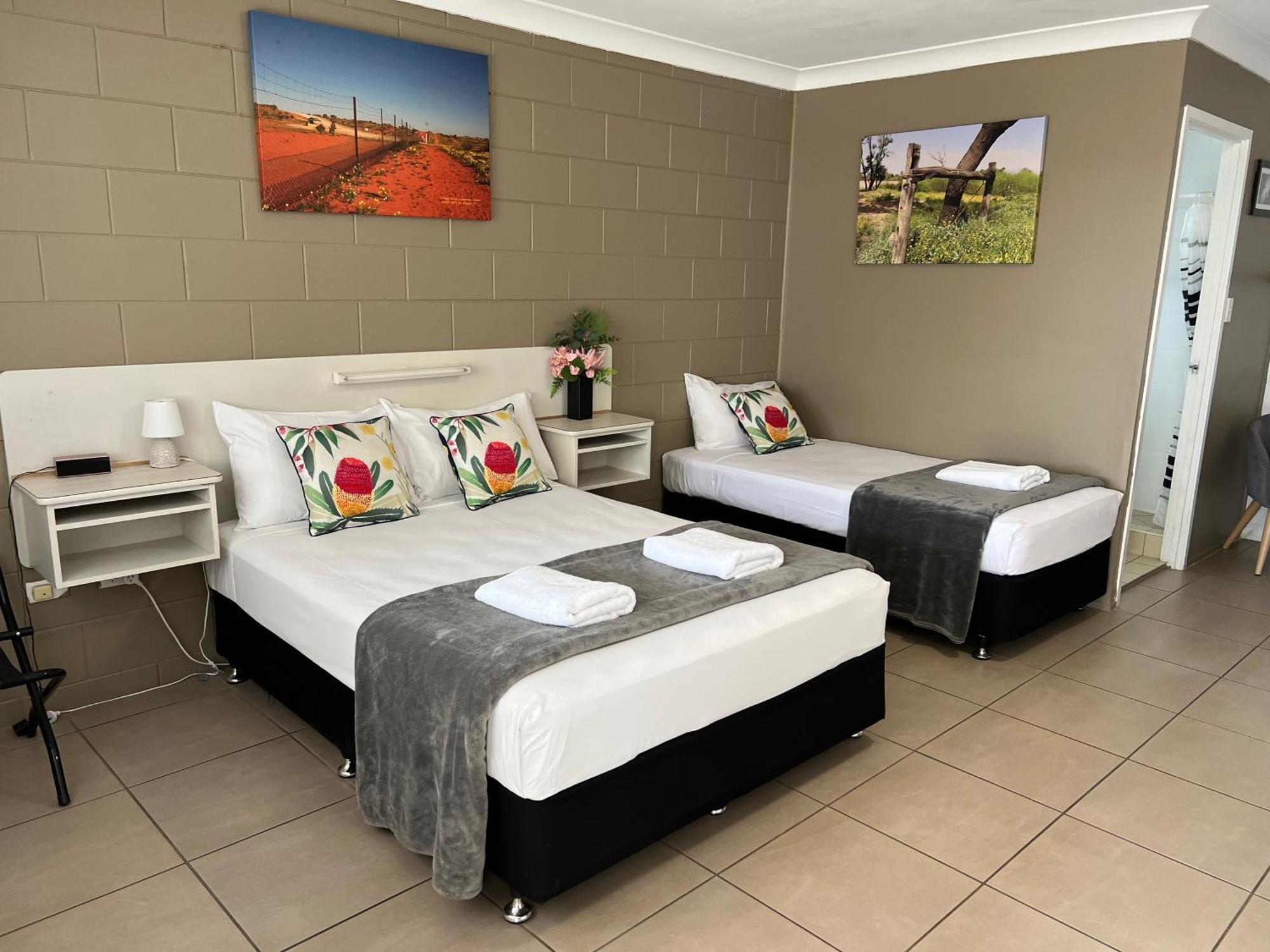 Spanish Lace Motor Inn Townsville Ngoại thất bức ảnh