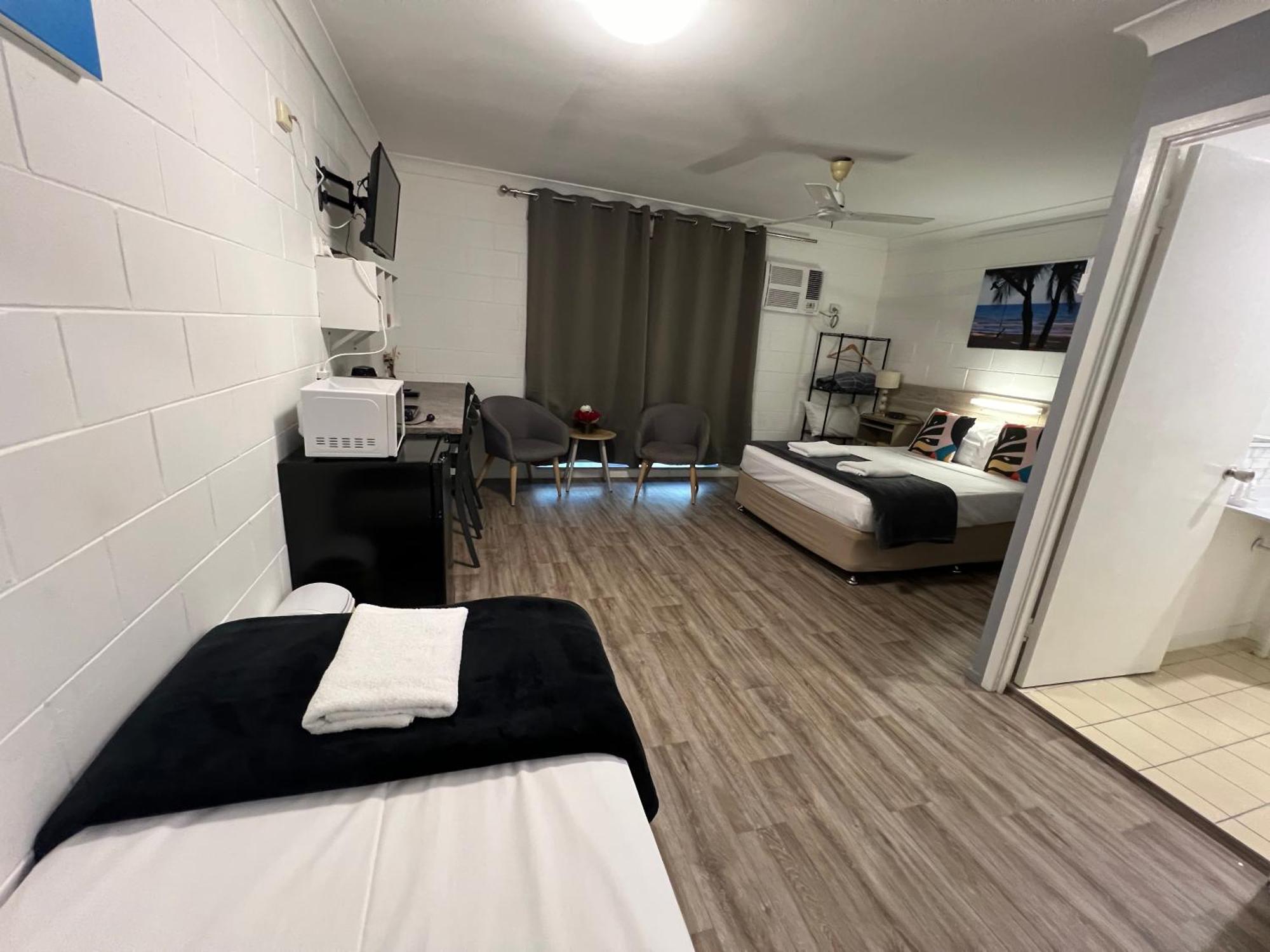 Spanish Lace Motor Inn Townsville Ngoại thất bức ảnh