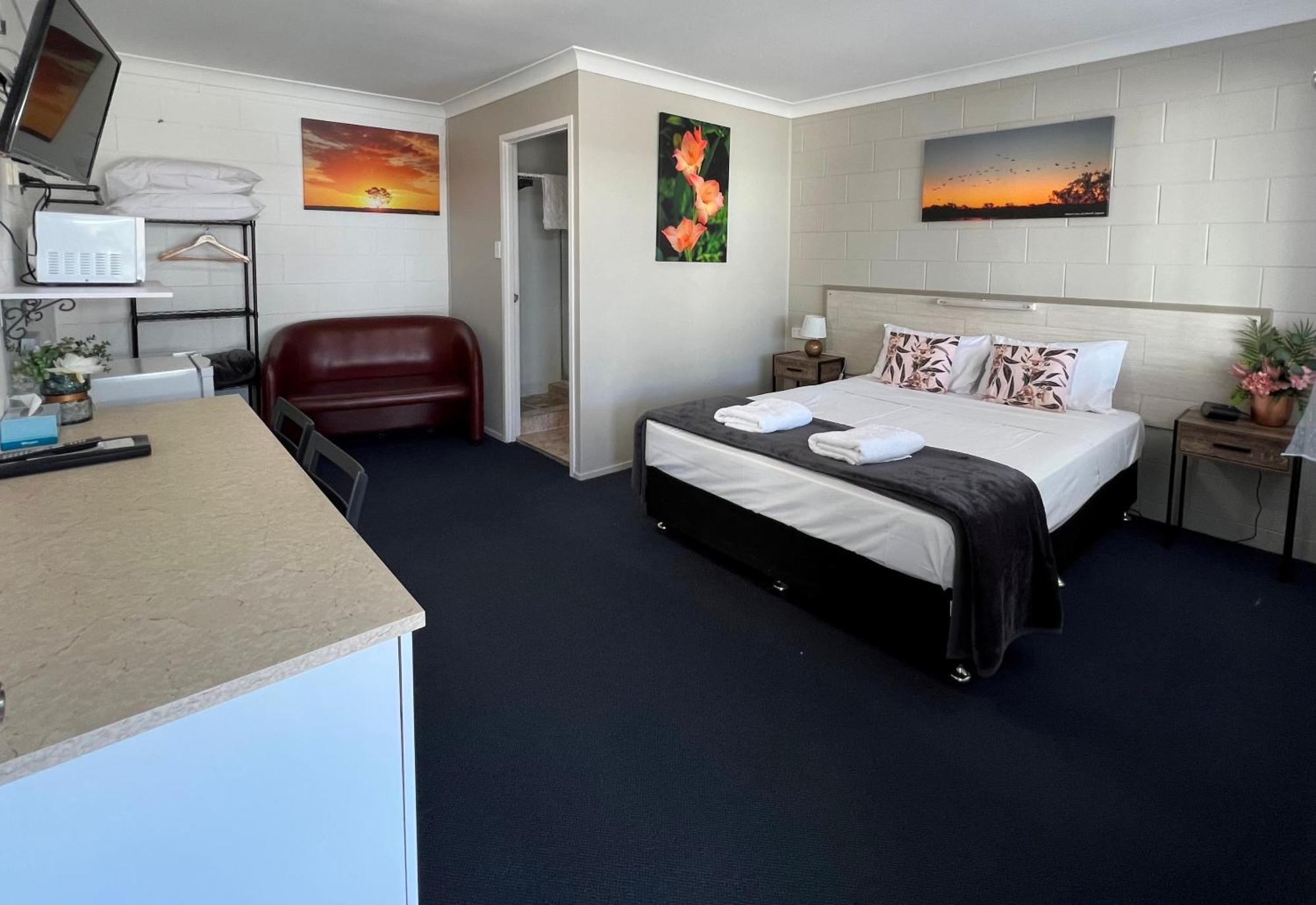 Spanish Lace Motor Inn Townsville Ngoại thất bức ảnh