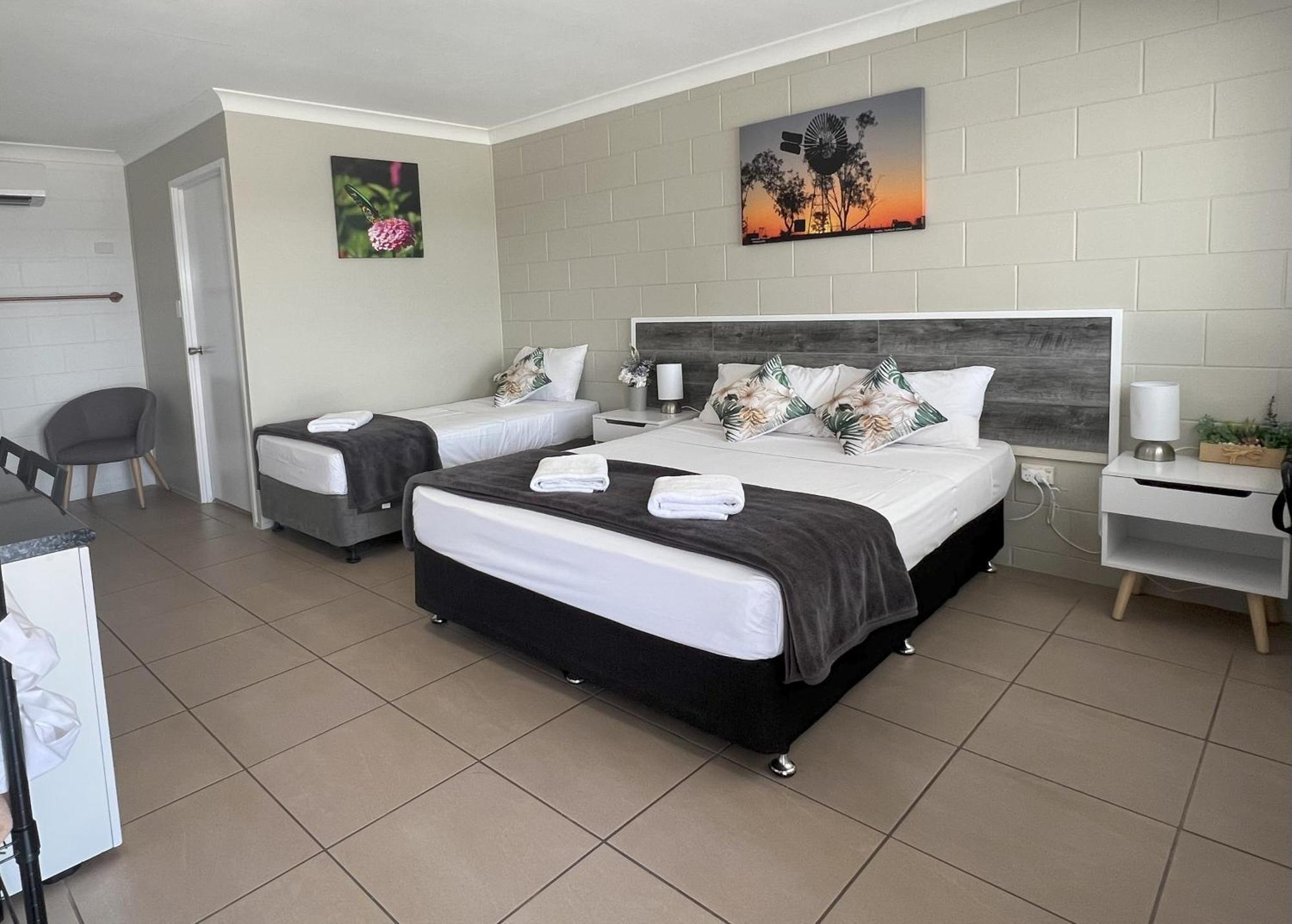 Spanish Lace Motor Inn Townsville Ngoại thất bức ảnh