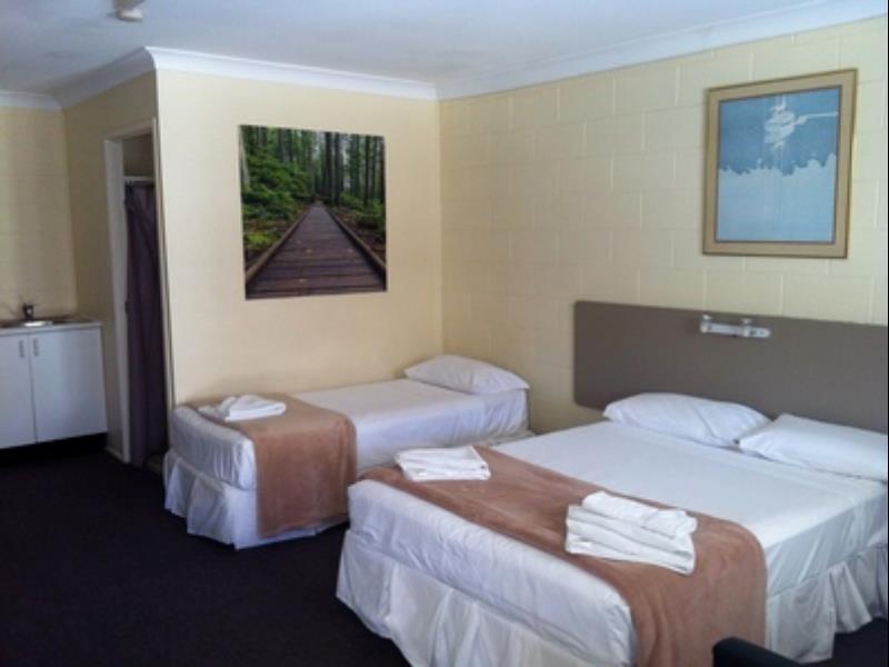 Spanish Lace Motor Inn Townsville Ngoại thất bức ảnh